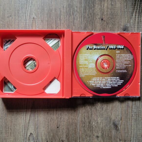 The Beatles / 1962-1966 Red Album (2 Disc) - She Loves You, Help, Eleanor Rigby - Picture 5 of 7